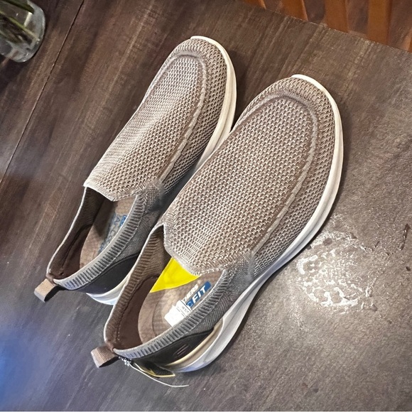 Skechers Mens 7.5 Parson Ralven Slip In On Taupe Canvas Relaxed Fit Loafers - Picture 1 of 5